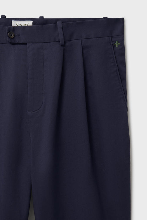 Pantalon plissé en sergé léger bleu