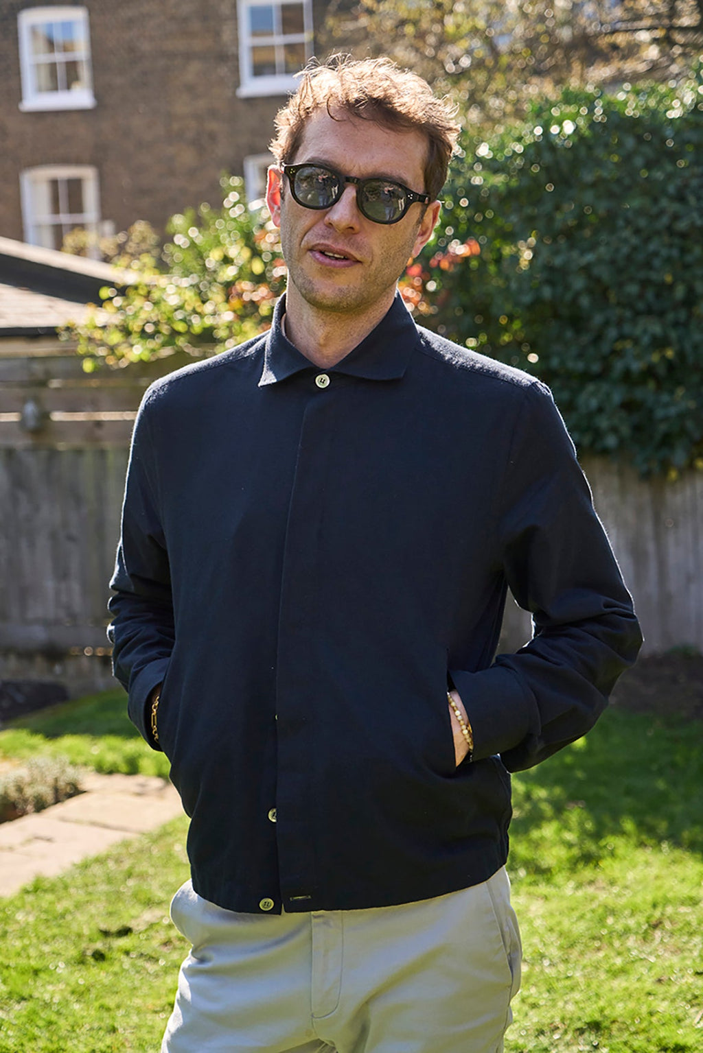 Blouson court noir en flanelle italienne recyclée