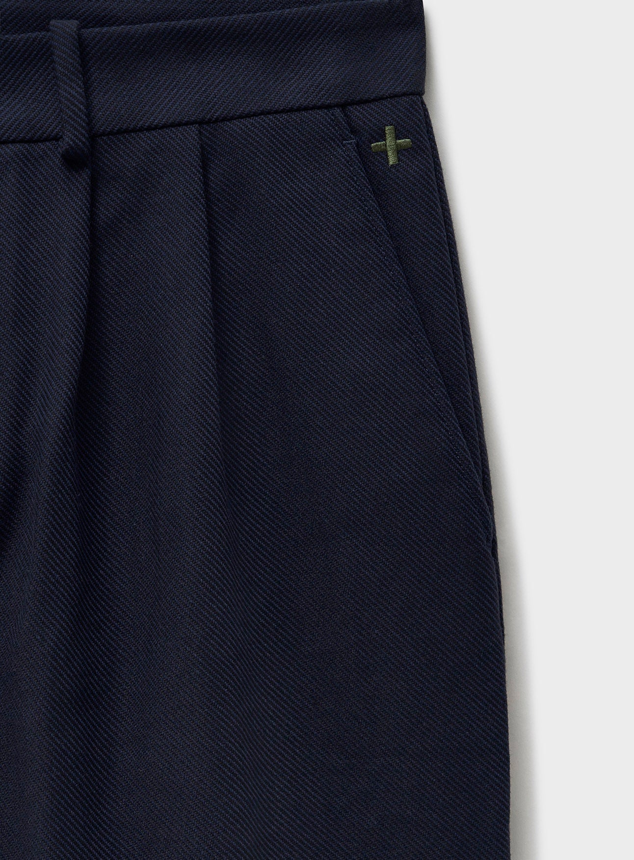 Pantalon plissé en sergé recyclé marine