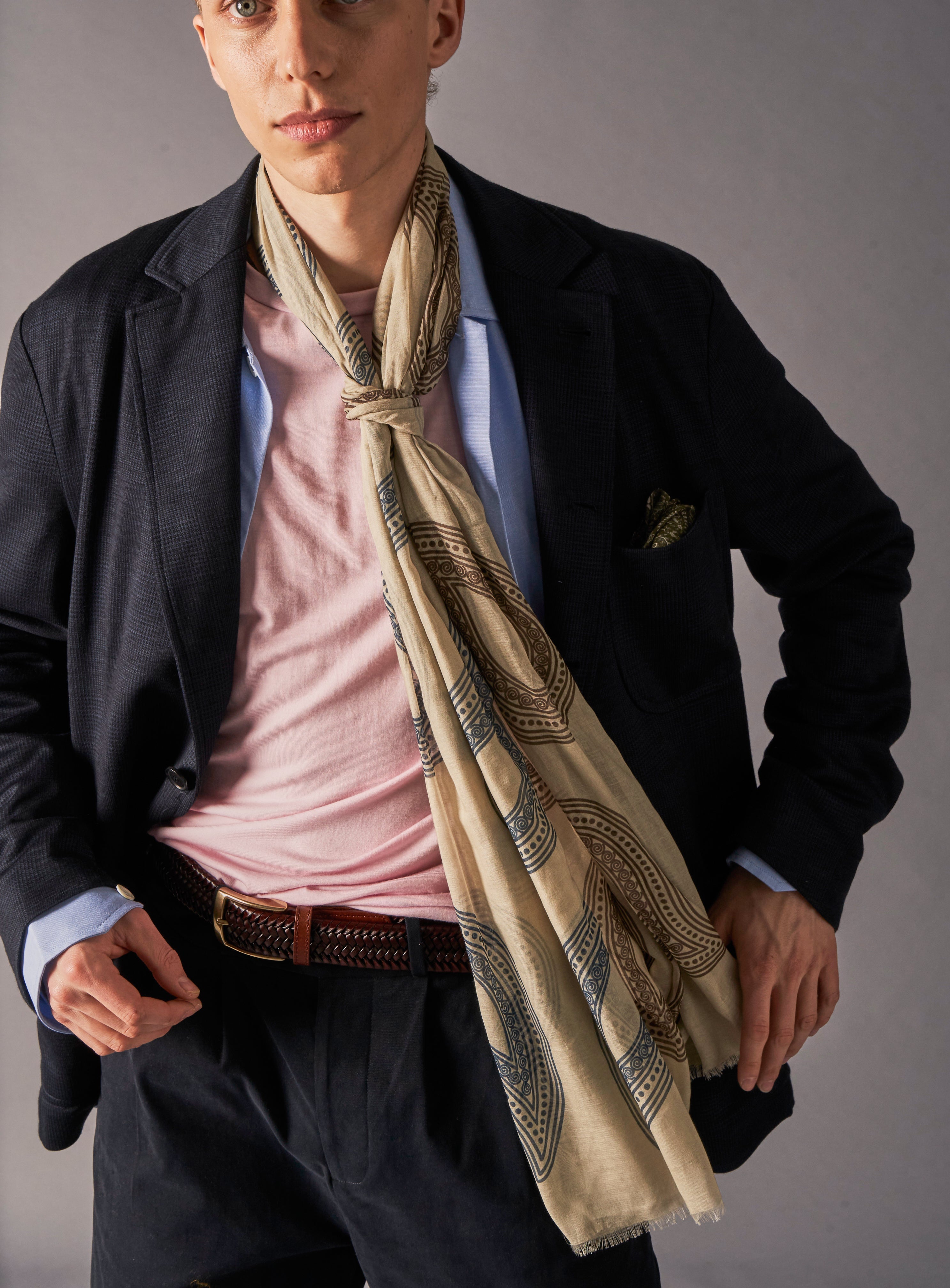 Écharpe en Coton et Laine Cachemire Crème et Bleu Marine Imprimé Paisley