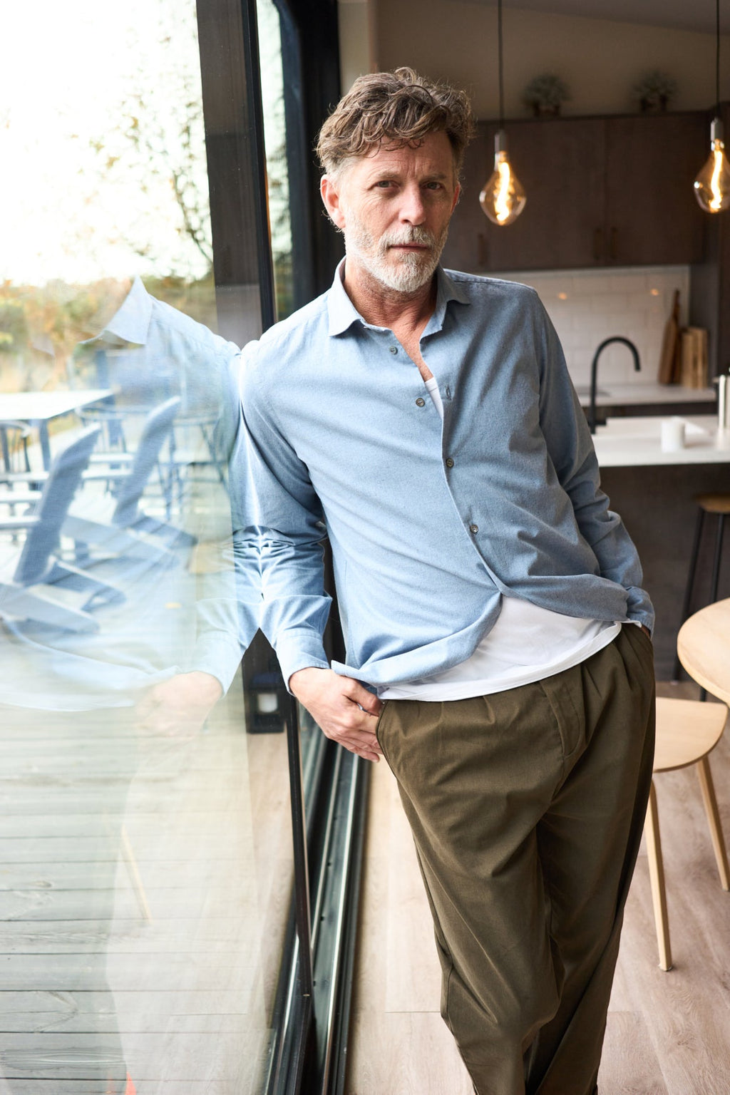 Chemise coupée en jean recyclé indigo