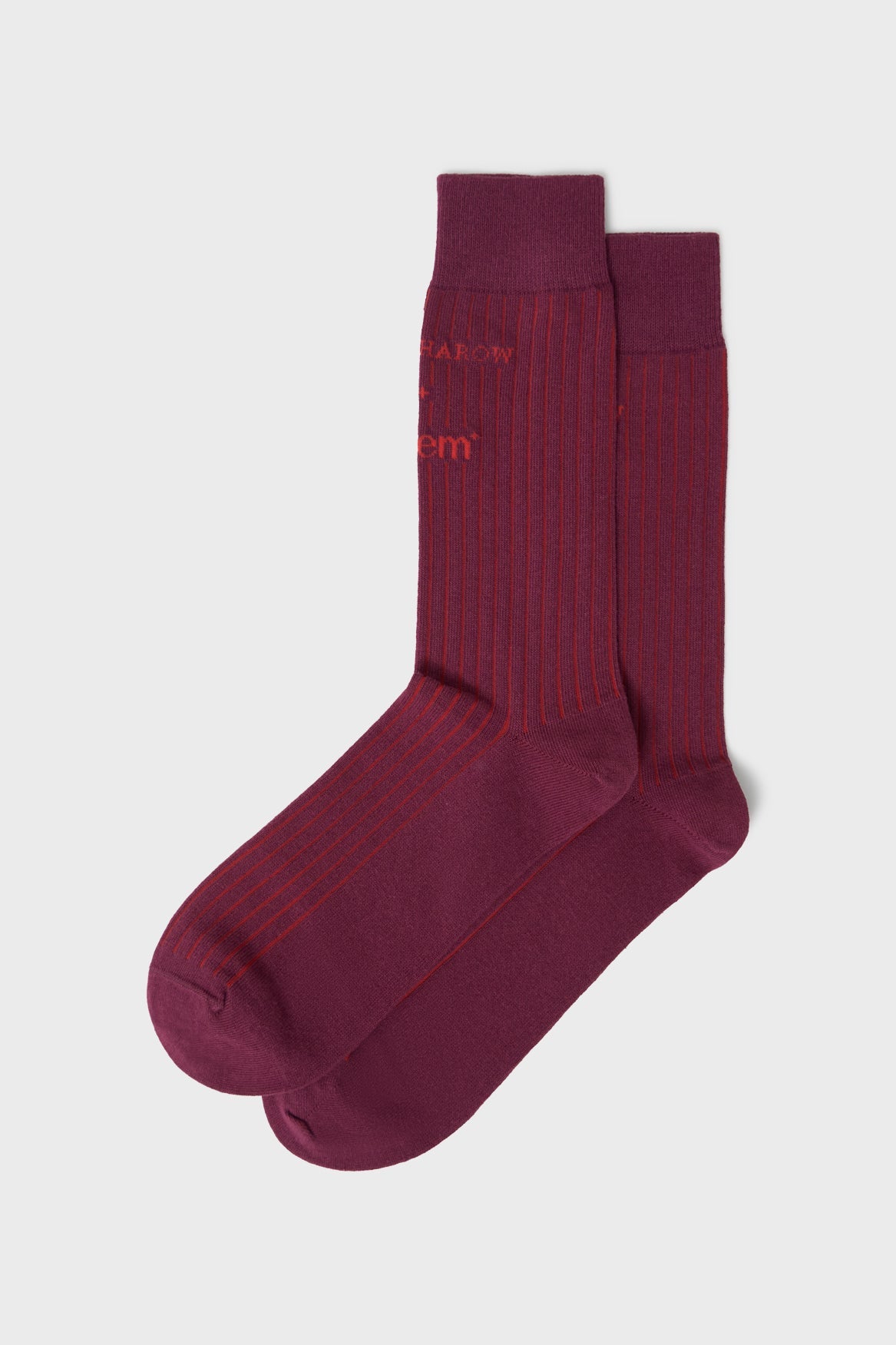 Chaussettes côtelées bordeaux pour homme en coton recyclé britannique