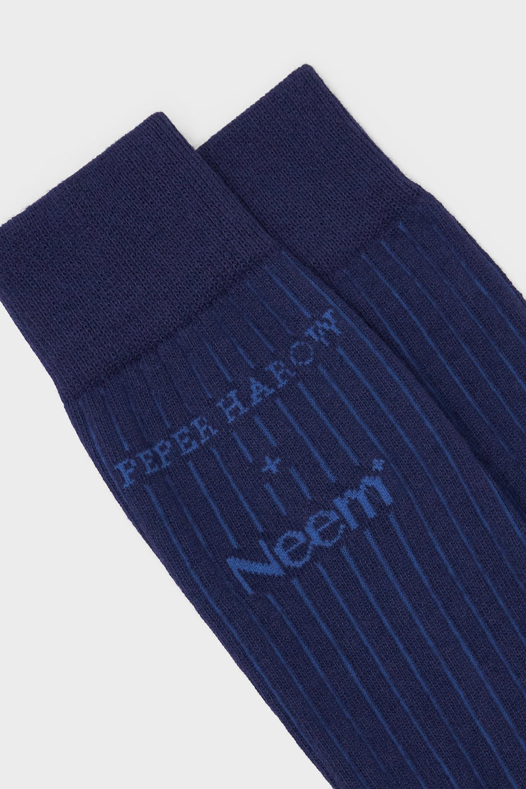 Chaussettes homme côtelées bleu marine en coton recyclé britannique